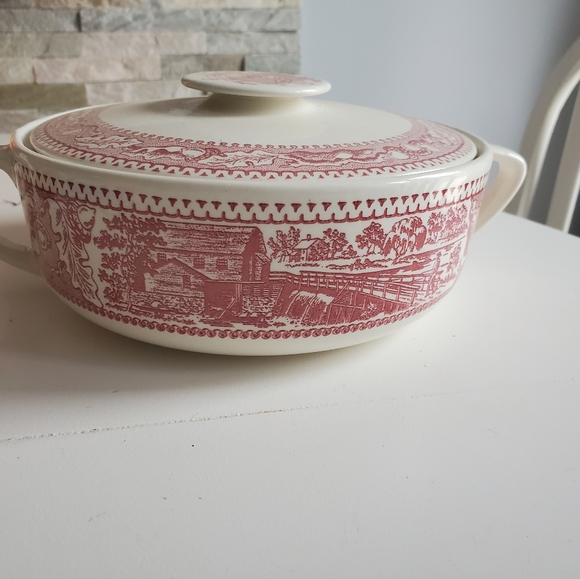 Memory Lane Casserole Serving Dish Two handle with matching lid. Clean - Picture 7 of 10